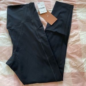 NWT Girlfriend Collective pocket leggings